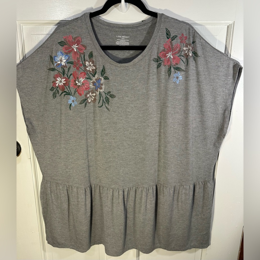 Lane Bryant Women’s Short Sleeve Floral Peplum Gray Blouse Top Plus Size 22/24